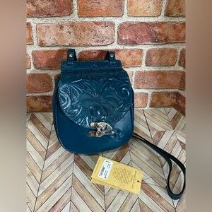 Beautiful Crossbody Patricia Nash bag
